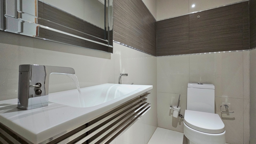 5 Bedroom Property for Sale in Kiepersol Free State